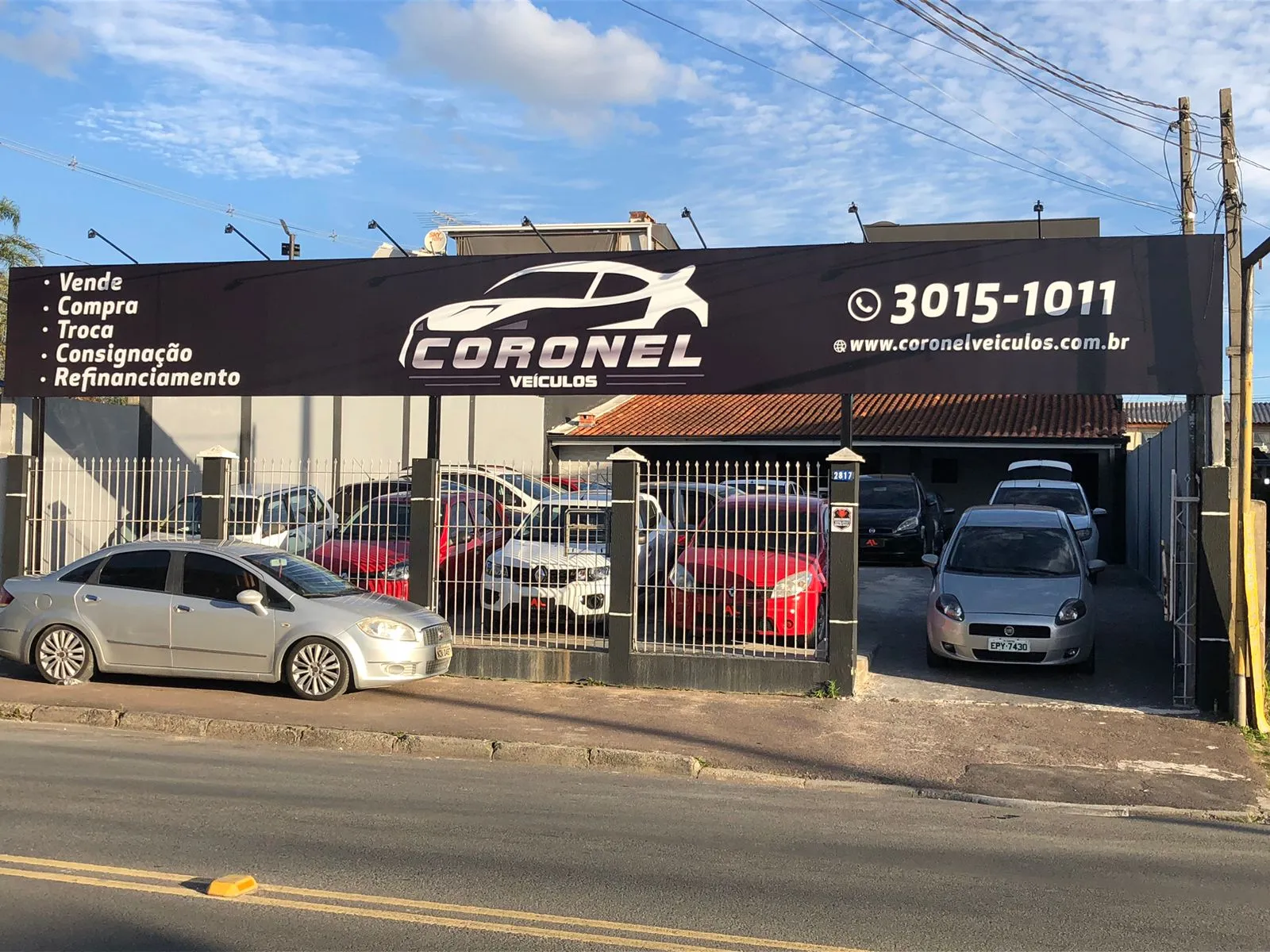 Fachada da loja CORONEL VEICULOS - Curitiba - PR