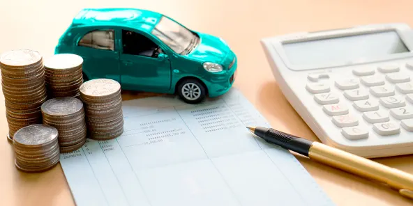 Consulte o preço do seu carro na Tabela Fipe de forma simples. Selecione a marca, modelo, versão e ano do veículo desejado e o valor já será exibido.