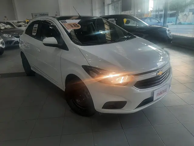 Carro Chevrolet Onix 2018 1.4 LT SPE/4 (Aut)