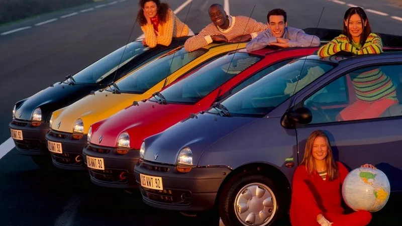 Renault Twingo elétrico roda até 120 km e terá assinatura acessível