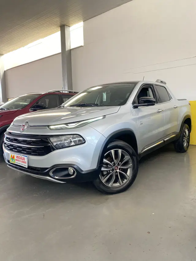 Carro Fiat Toro 2019 Volcano 2.0 diesel AT9 4x4