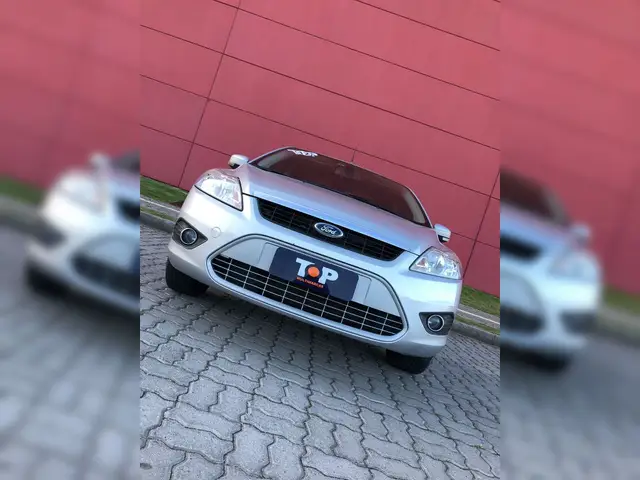 Carro Ford Focus Hatch 2012 2.0 16V Flex