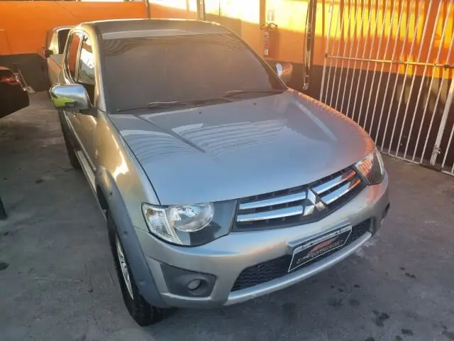 Carro Mitsubishi L200 Triton Sport 2013 3.2 Di-D 4x4 GLX