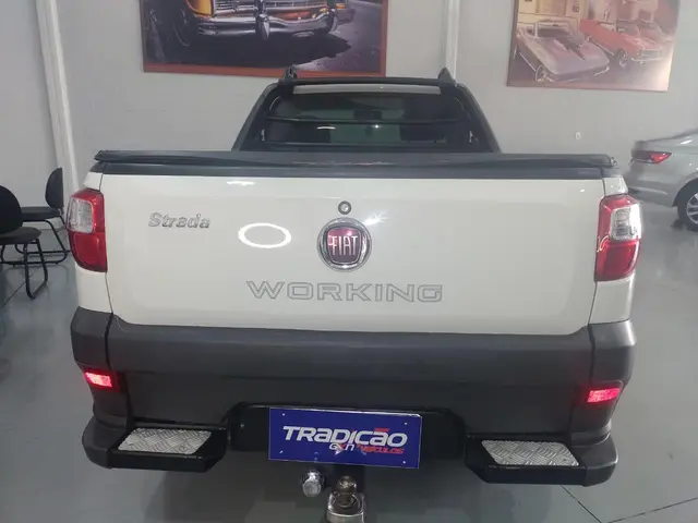 Carro Fiat Strada 2016 Working 1.4 (Flex)