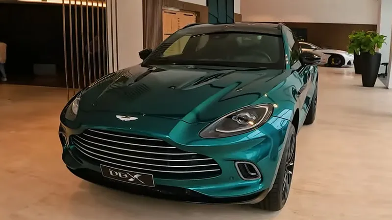 Aston Martin DBX, o super SUV V8 de R$ 2,6 milhões que salvou a marca