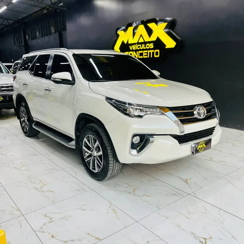 Toyota SW4 2.8 TDI SRX 5L 4x4 (Aut)
