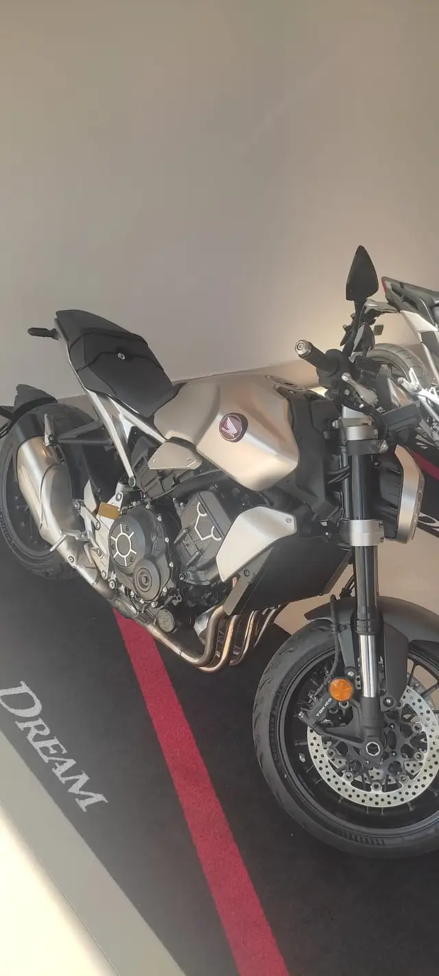 Moto Honda CB 1000R 2022 Neo Sports Café