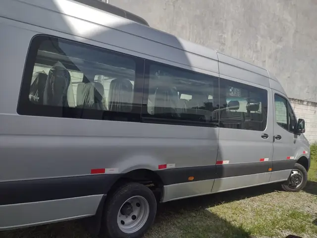 Carro Mercedes-Benz Sprinter 2022 VAN 516 CDI 20+1 (lugares) K54A UP4