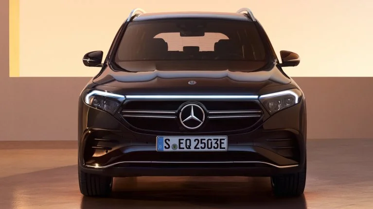 Mercedes-Benz EQB 250 (Elétrico)