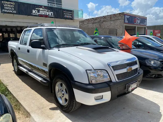 Carro Chevrolet S10 Cabine Dupla 2011 S10 Rodeio 2.4 Flexpower 4X2 (Cab Dupla)