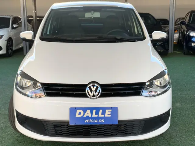 Carro Volkswagen Fox 2014 1.0 TEC (Flex) 2p