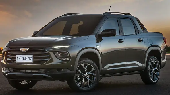 A Chevrolet revelou apenas as versões automáticas da Montana, mas a Mobiauto apurou que a picape terá também duas versões manuais que chegam ano que vem