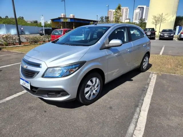 Carro Chevrolet Onix 2014 1.4 LT SPE/4