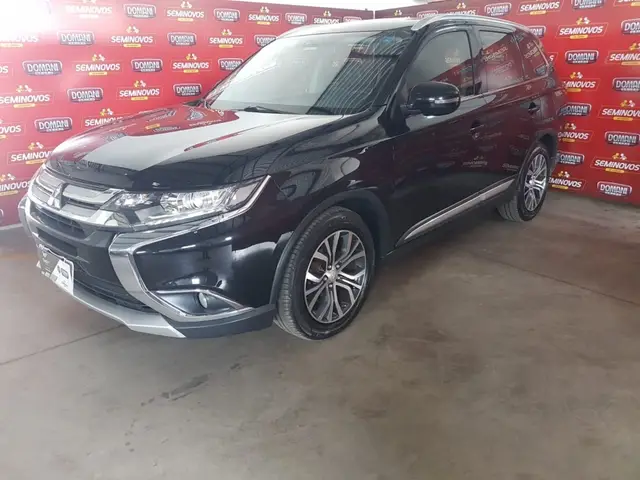 Carro Mitsubishi Outlander 2017 2.2 DI-D Mid 4WD