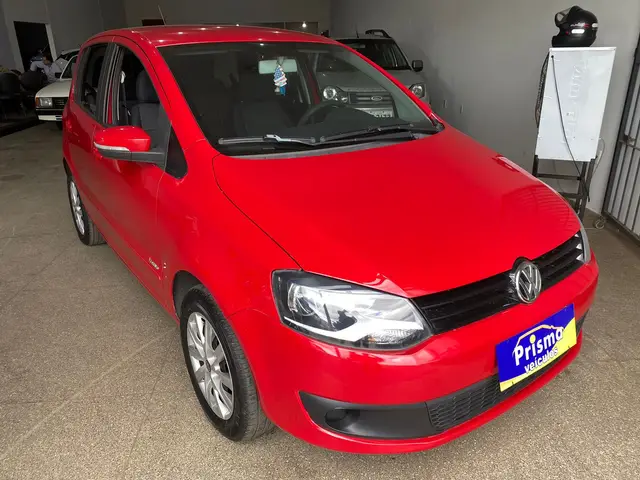 Carro Volkswagen Fox 2014 1.0 TEC (Flex) 4p