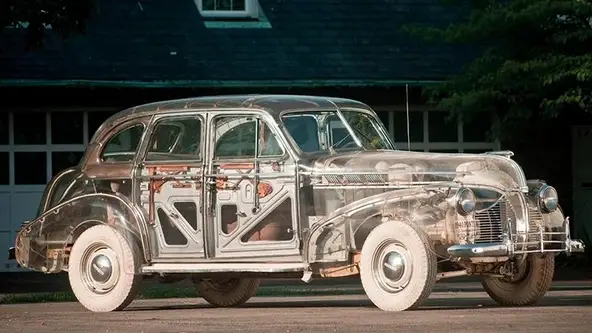 Projeto foi apresentado em feira de tecnologia de 1939, replicava a carroceria de um Pontiac Deluxe Six em acrílico e era totalmente funcional