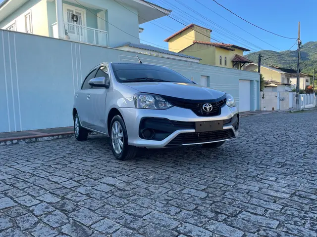 Carro Toyota Etios 2019 X Plus 1.5 (Flex)