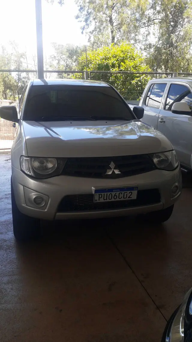 Carro Mitsubishi L200 Triton Outdoor 2015 L200 Triton GL 3.2 CD Turbo