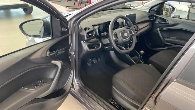 Carro Fiat Cronos 2023 Drive 1.3 (Flex) MT
