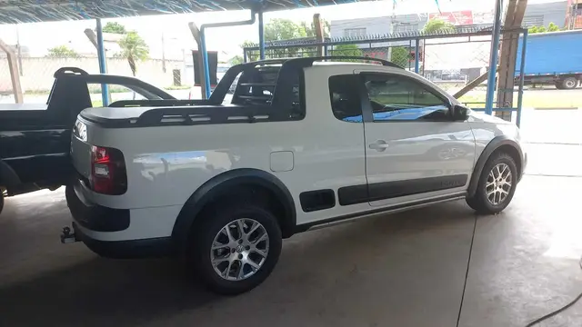 Carro Volkswagen Saveiro 2016 Cross 1.6 16v MSI CE (Flex)
