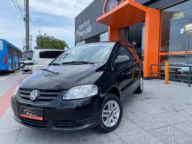 Carro Volkswagen Fox 2010 1.0 8V (Flex) 4p