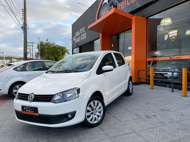 Carro Volkswagen Fox 2013 1.0 TEC (Flex) 4p