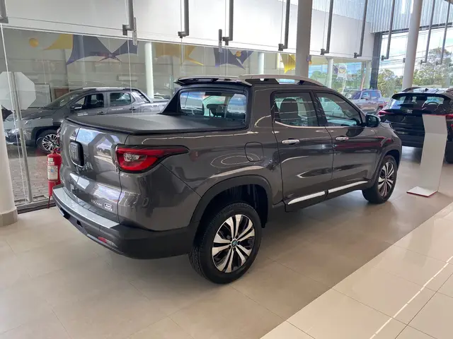 Carro Fiat Toro 2023 Volcano 2.0 TDI 4x4 (Aut)