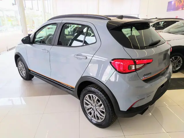 Carro Fiat Argo 2023 Trekking 1.3 (Flex)