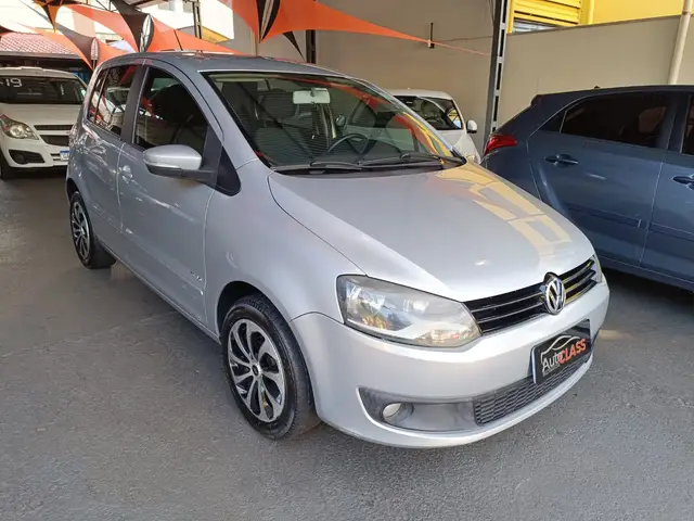 Carro Volkswagen Fox 2011 1.0 8V (Flex) 4p