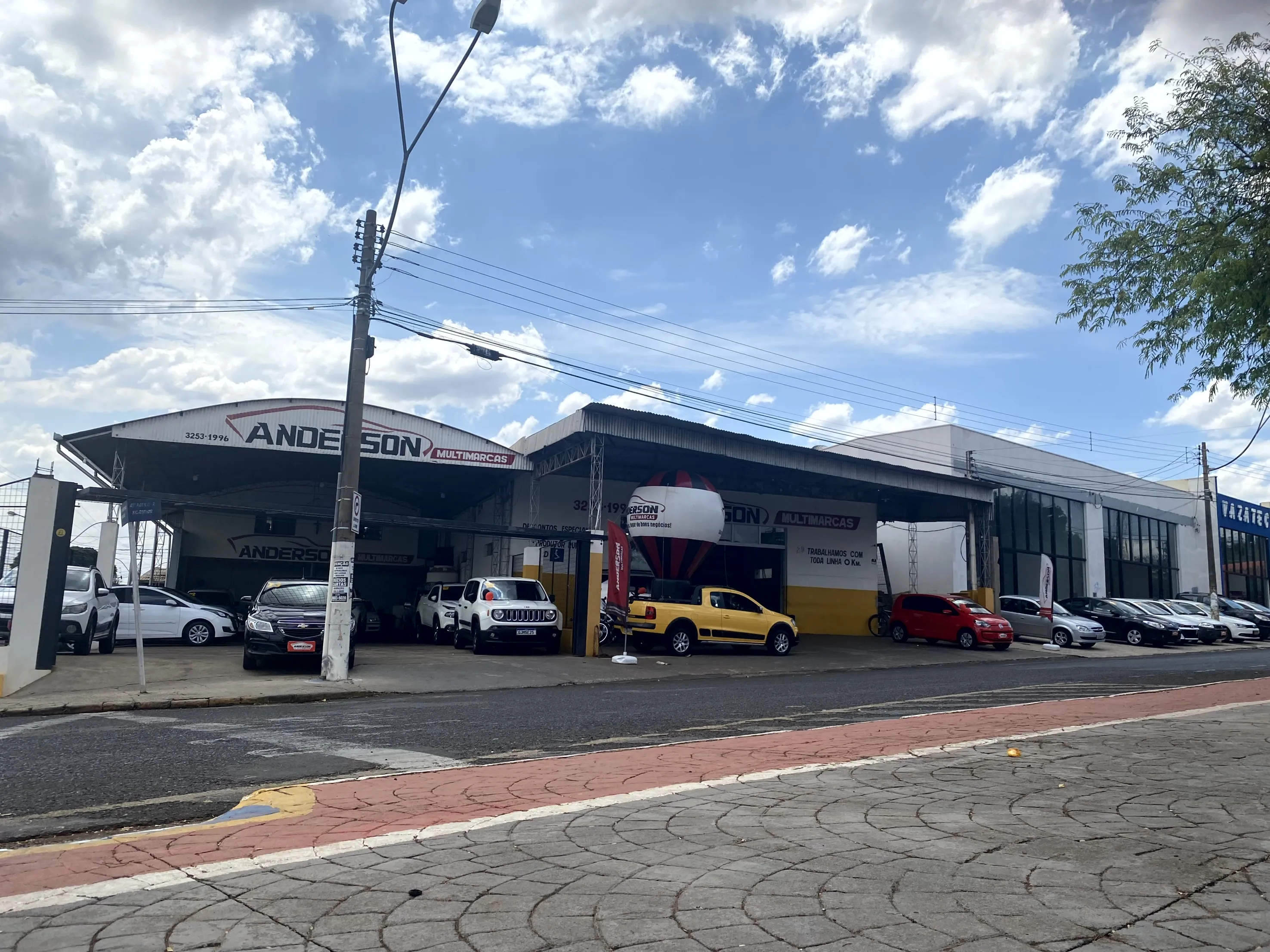 Fachada da loja Anderson Multimarcas - Taquaritinga - SP
