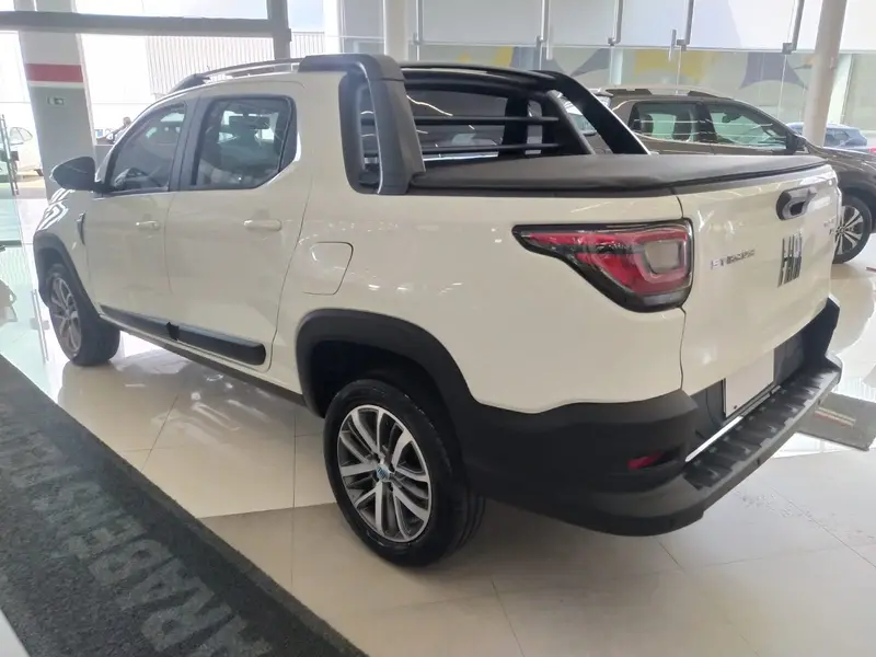 Fiat Strada Volcano 1.3 CD AT (Flex)