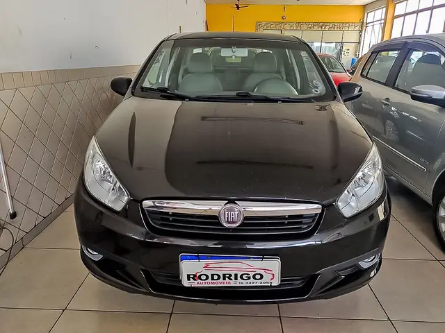 Carro Fiat Grand Siena 2013 Essence 1.6 16V (Flex)