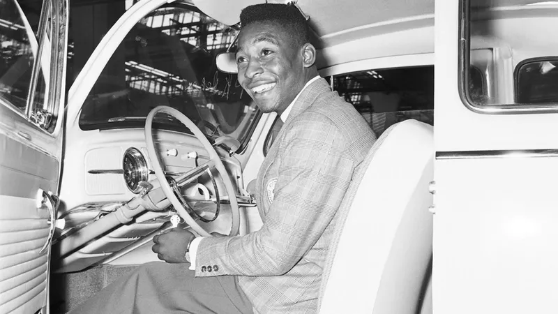 O dia em que Pelé jogou um amistoso contra operários da Volkswagen