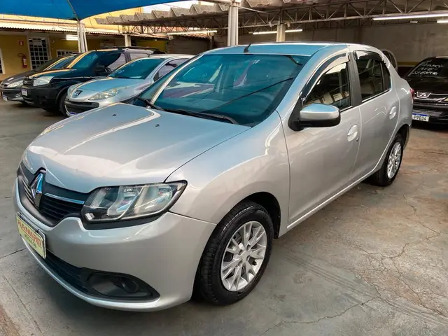 Carro Renault Logan 2015 Expression 1.0 16V (flex)
