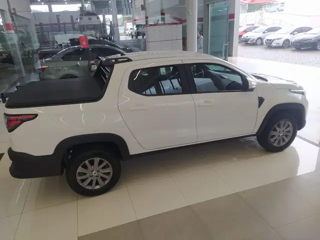 Carro Fiat Strada 2023 Freedom 1.3 CD (Flex)