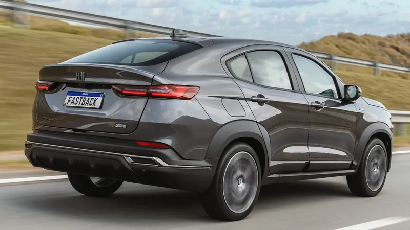 Fiat Pulse e Fastback 2023 são mais caros e perdem itens. Veja preços