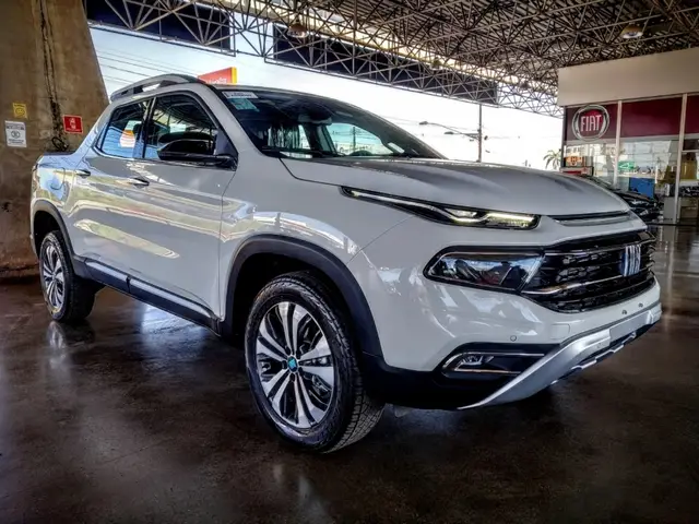 Carro Fiat Toro 2023 Volcano 2.0 TDI 4x4 (Aut)