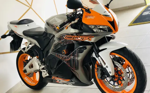 Carro Honda CBR 600 2011 RR