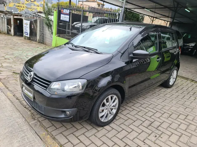 Carro Volkswagen Fox 2014 1.0 TEC (Flex) 2p
