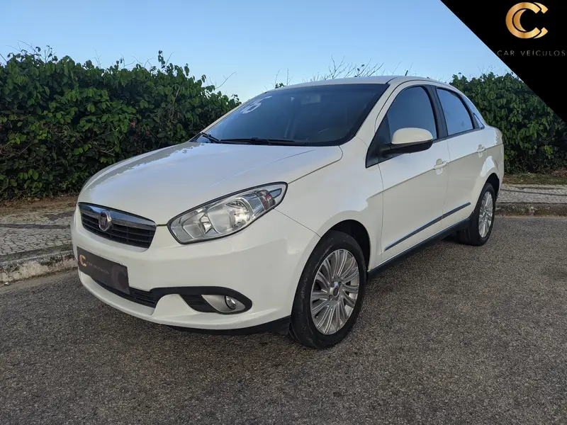 Fiat Grand Siena Essence 1.6 16V (Flex)
