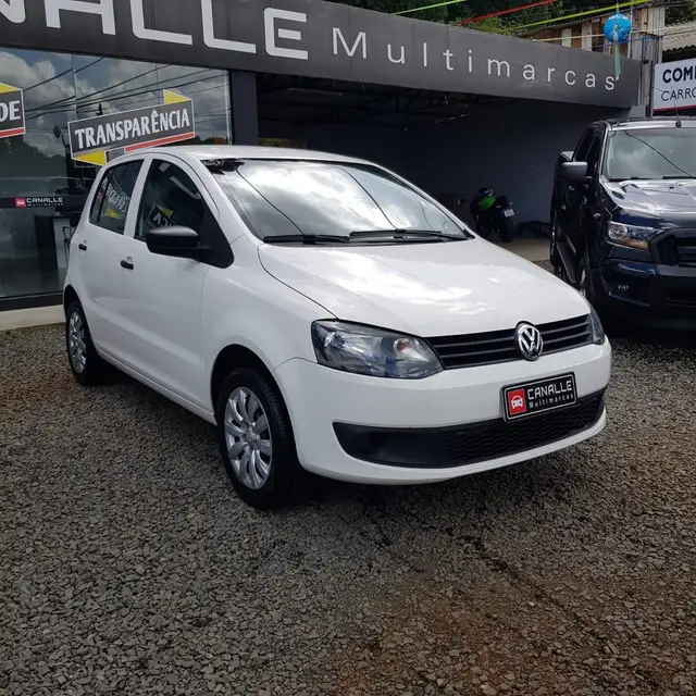 Carro Volkswagen Fox 2014 1.0 TEC (Flex) 2p