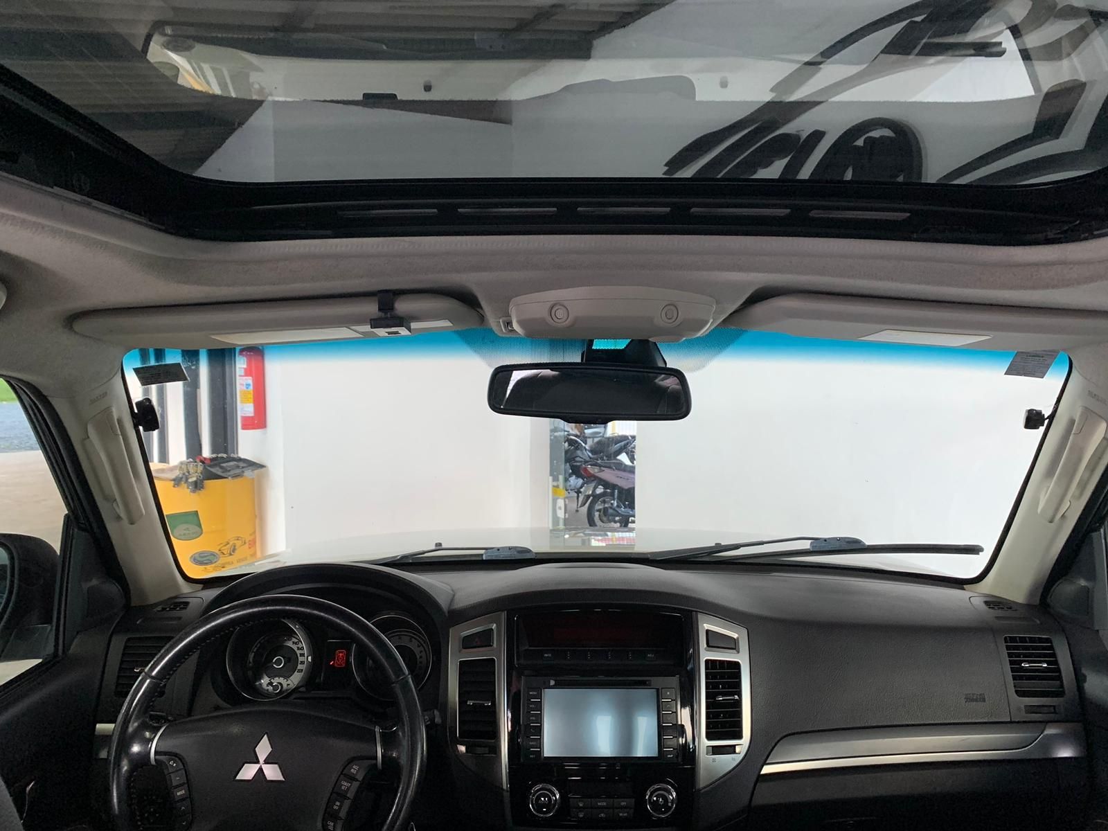 Mitsubishi Pajero Full