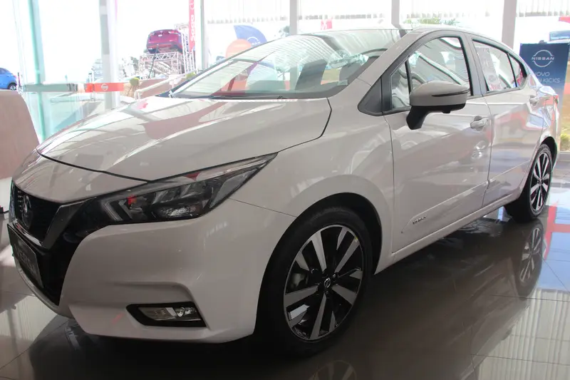 Nissan Versa Advance 1.6 (Flex) (Aut)