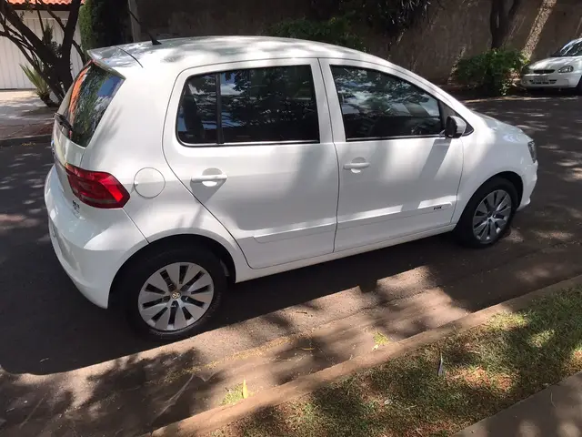 Carro Volkswagen Fox 2016 1.6 MSI Trendline (Flex)
