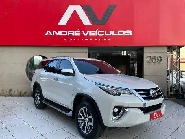 Toyota SW4 2.8 TDI SRX 7L 4x4 (Aut)
