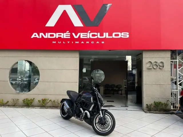 Carro Ducati Diavel 2011 1198