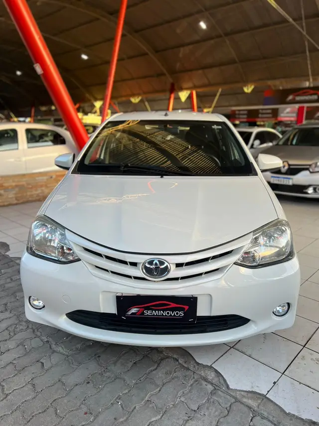 Carro Toyota Etios Sedan 2016 X 1.5 (Flex)