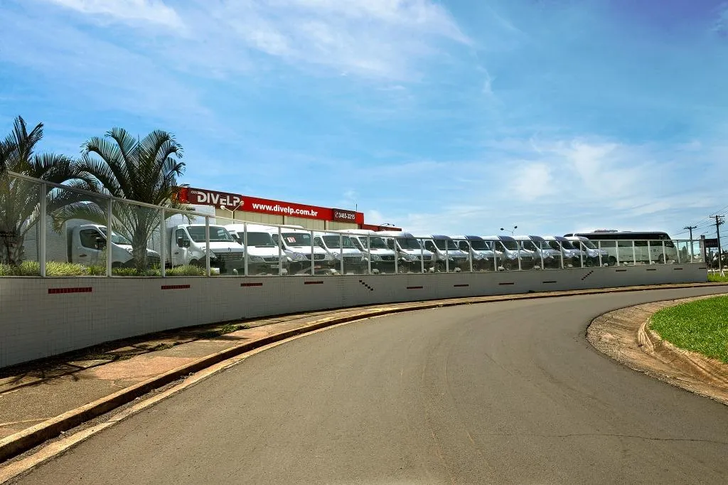 Fachada da loja DIVELP VEICULOS - Americana - SP