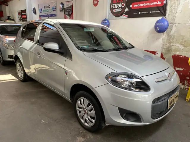 Carro Fiat Palio 2014 Attractive 1.4 8V (Flex)