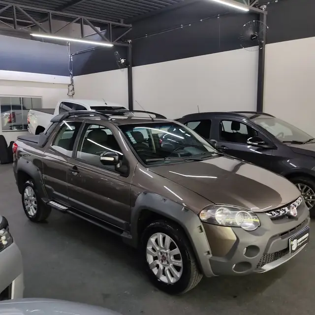 Carro Fiat Strada 2016 Adventure 1.8 16V (Flex) (Cabine Dupla)